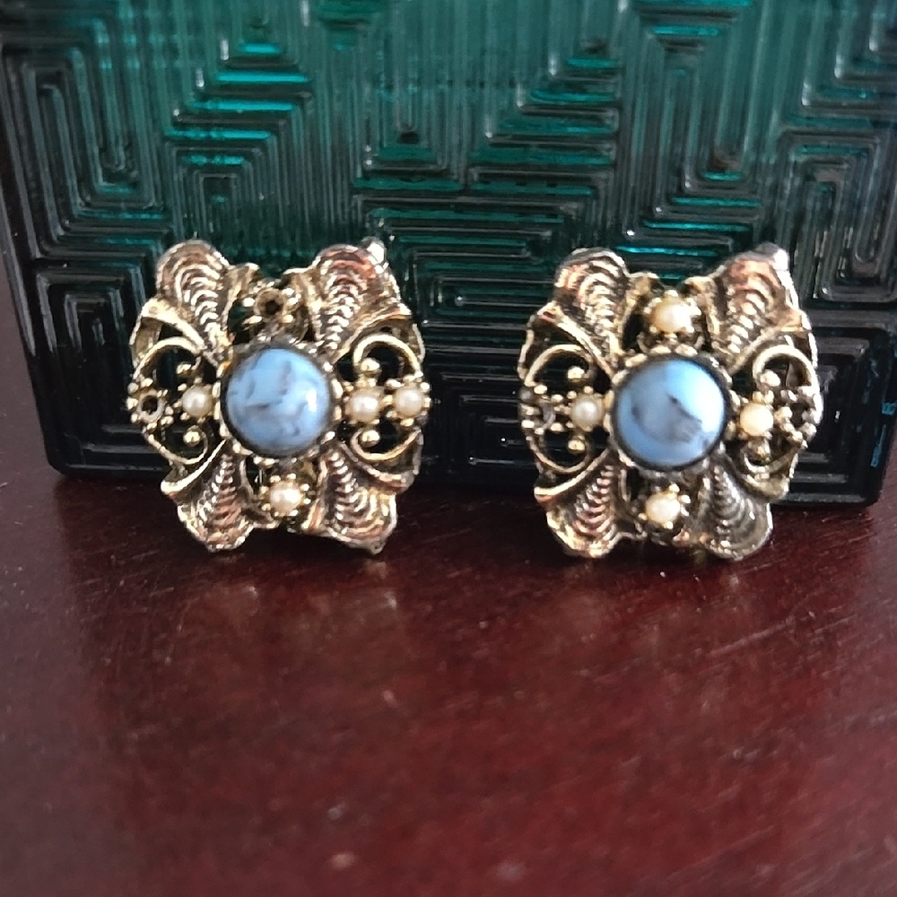 Vintage Gold and Blue Clip-On Earrings